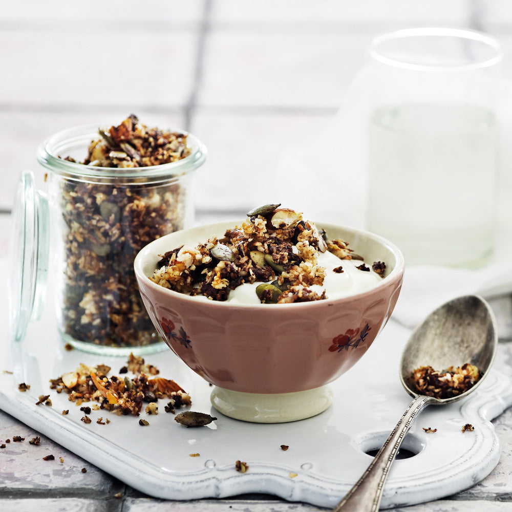 Sådan laver du hjemmelavet chokolade-granola – opskrft på knasende granola uden tilsat sukker
