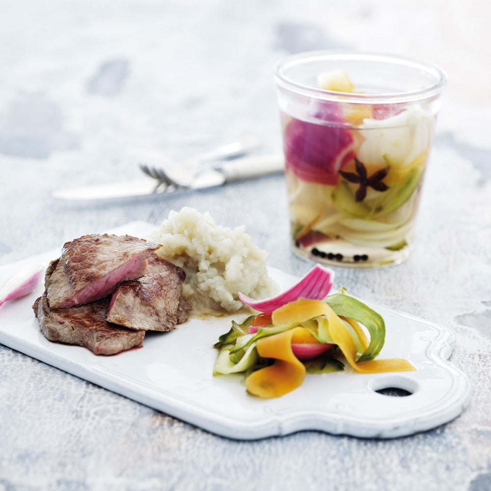 Bøf med jordskokkemos og pickled grønt