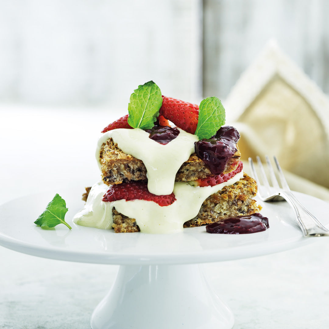 Rugbrødsdessert med solbær